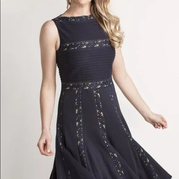Tadashi Shoji Black and Nude Pintuck Embellished Lace A-Line Dress Size XS - Picture 1 of 13